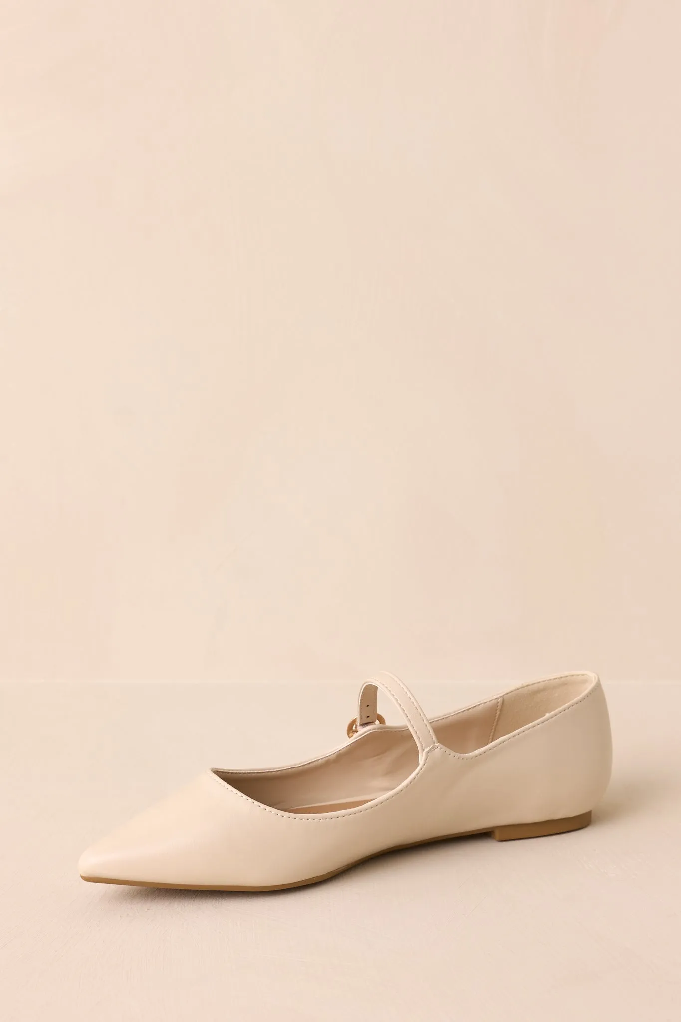 Frostveil Mantle Ivory Pointed-Toe Flats