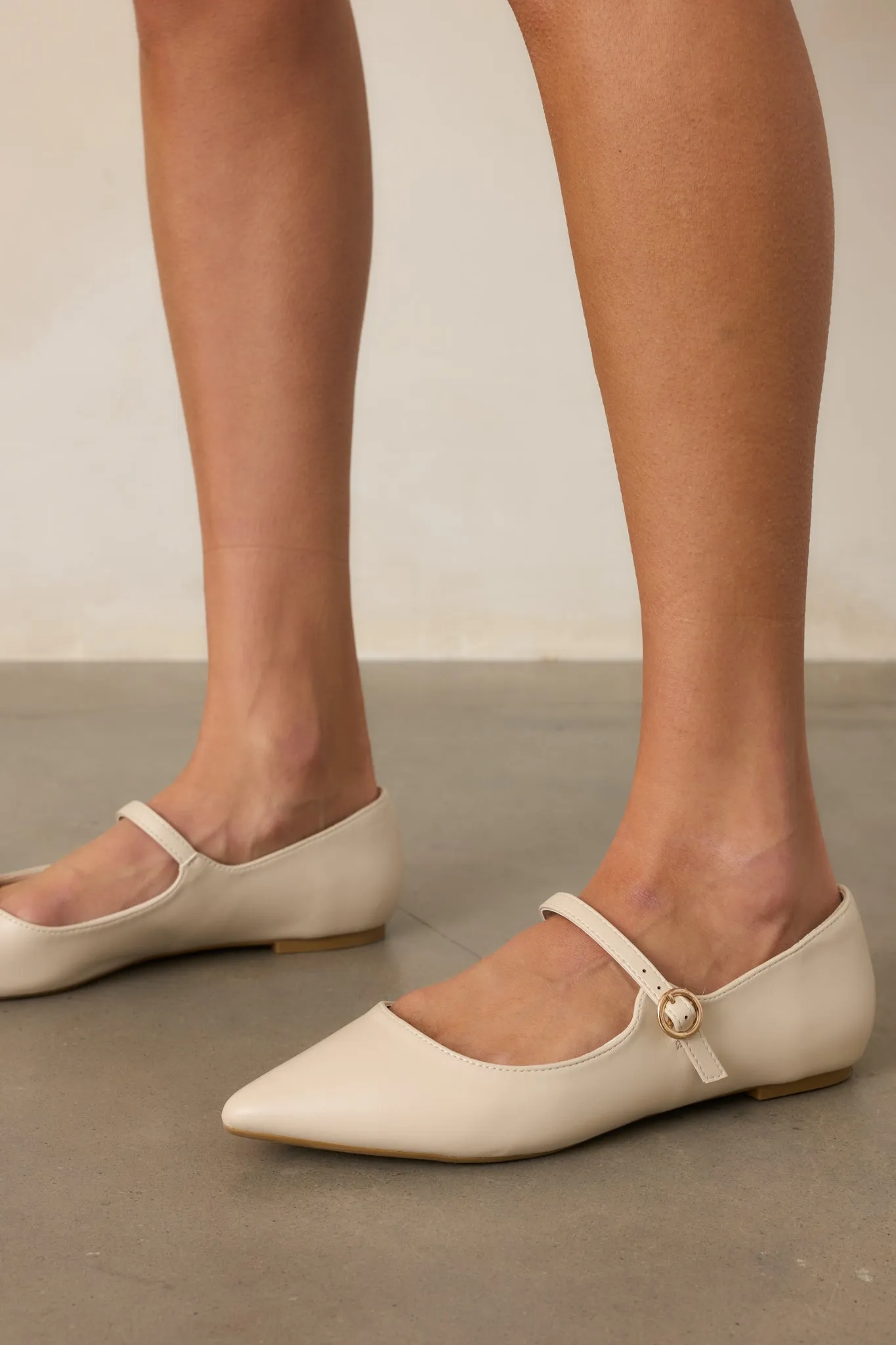 Frostveil Mantle Ivory Pointed-Toe Flats