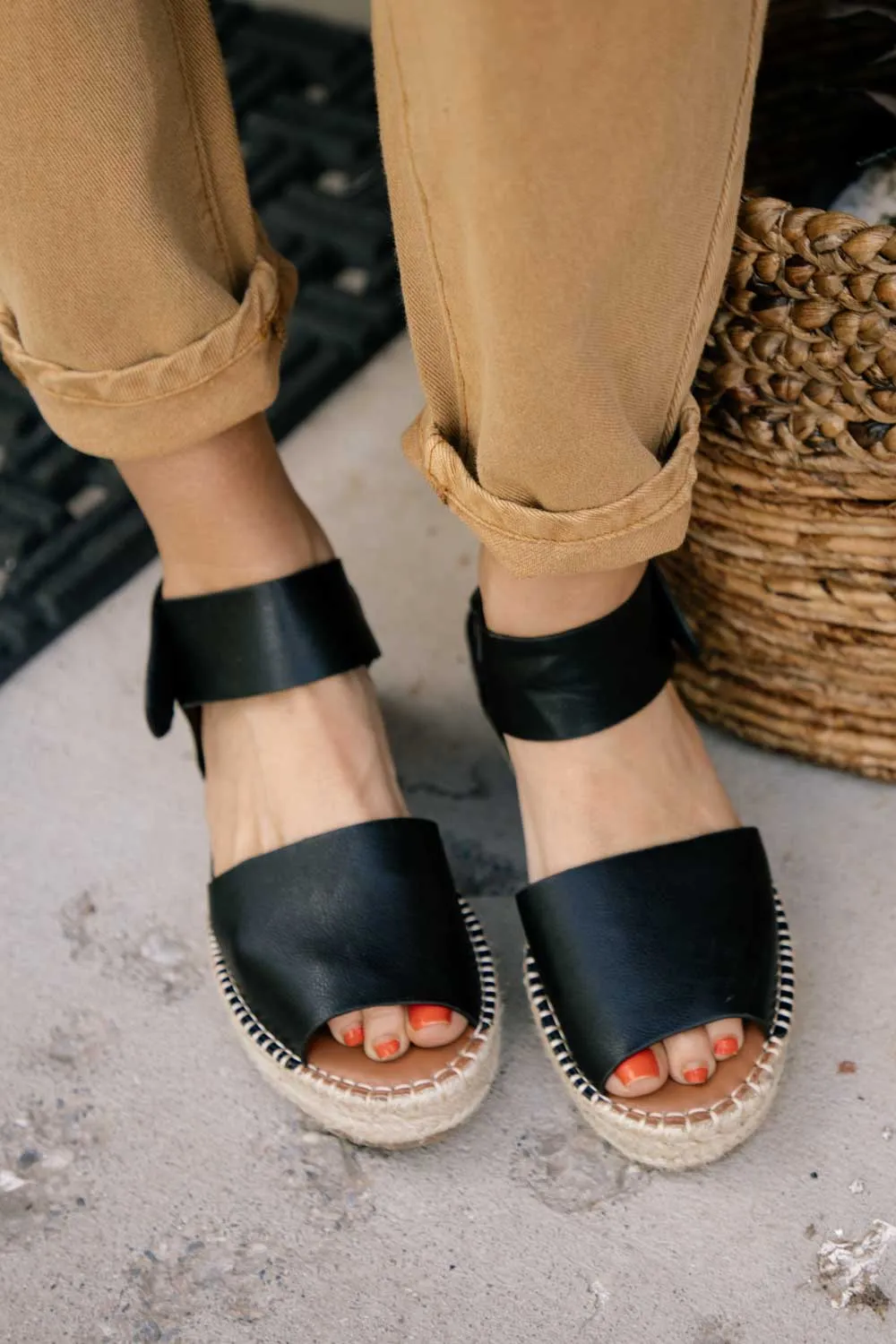 Valley Espadrille Sandal in Black